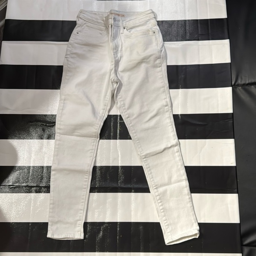 PREMIUM LEVIS HIGH RISE SKINNY JEAN